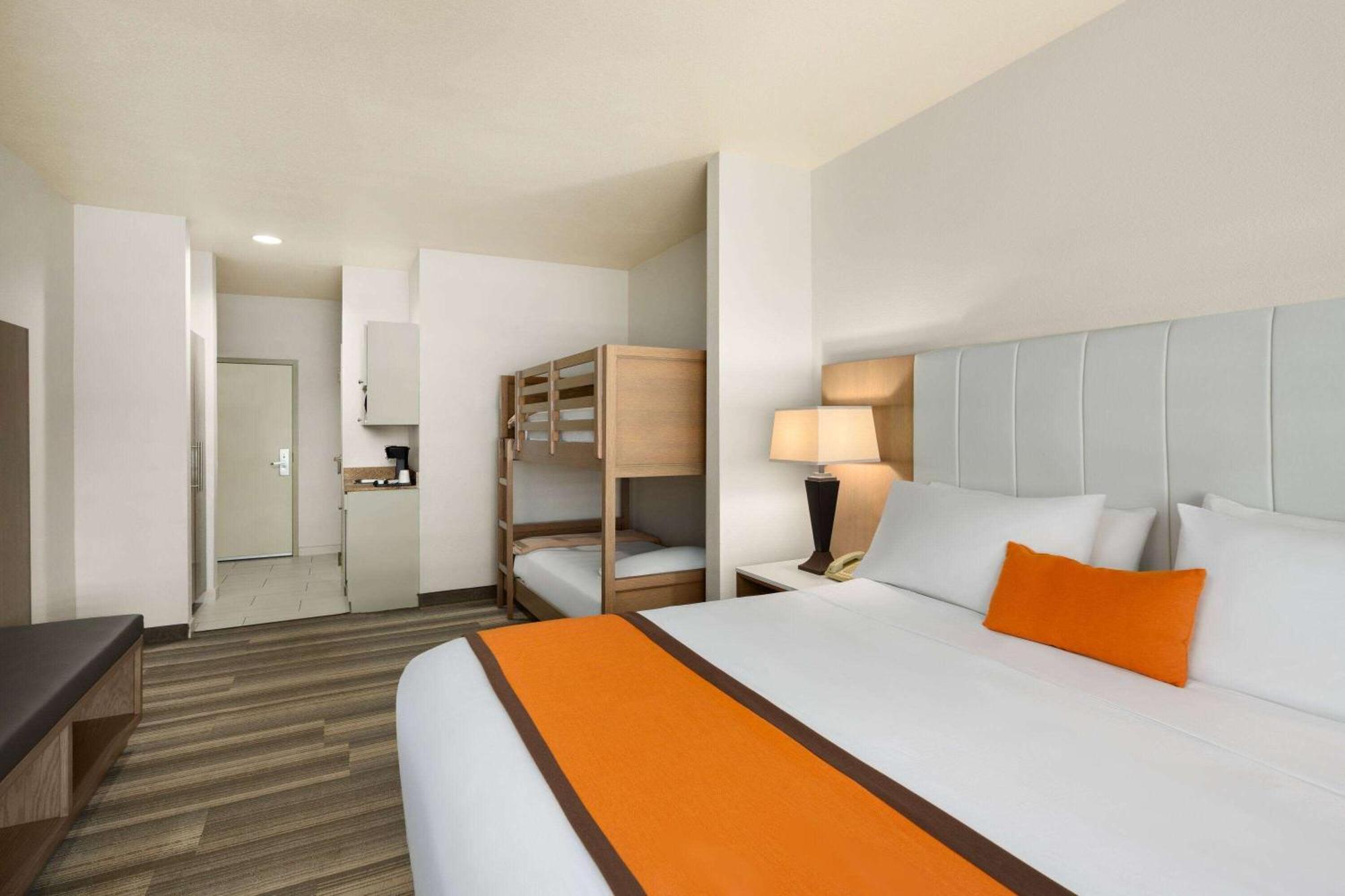 Hotel Marguerite South Anaheim - Garden Grove, Trademark Collection By Wyndham Exterior foto